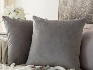 روکش دیزاین کوسن مخمل رنگ طوسی روشن کد 227 مجموعه 1عددی
